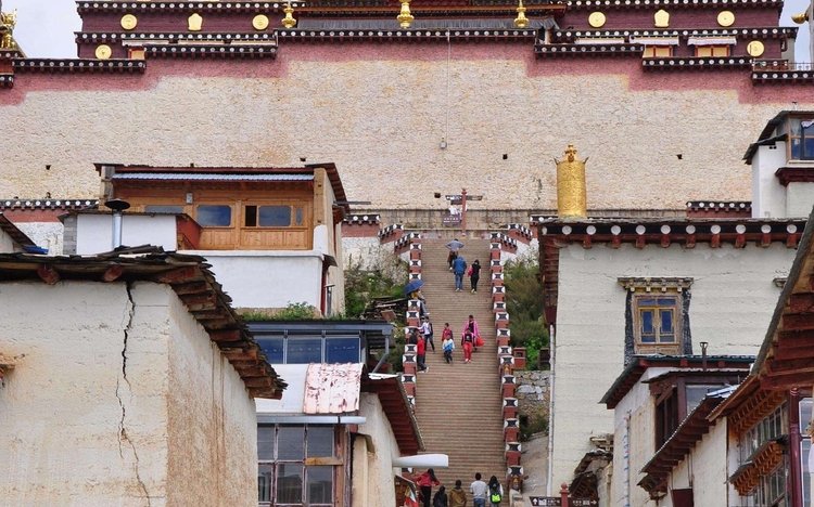 Shangri-la Grand Songzhanlin Monastery